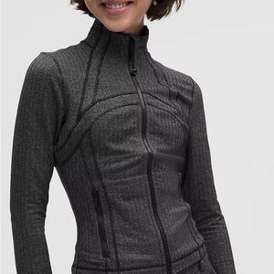 Define Cropped Jacket
Herringbone